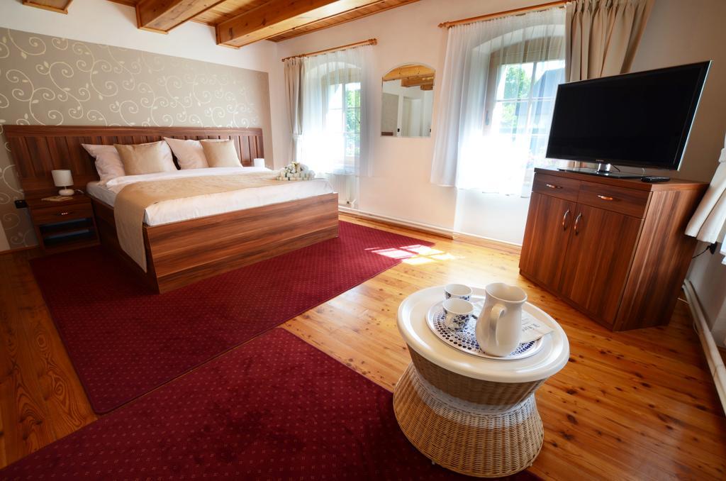 Pension Pod Morskym Okem Karlovice  外观 照片